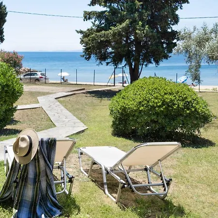 Melo Pearl, Beachfront House In Nikiti #Feelslikehome Exterior photo