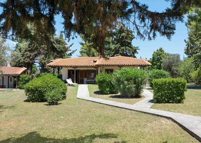 Melo Pearl, Beachfront House In Nikiti #Feelslikehome