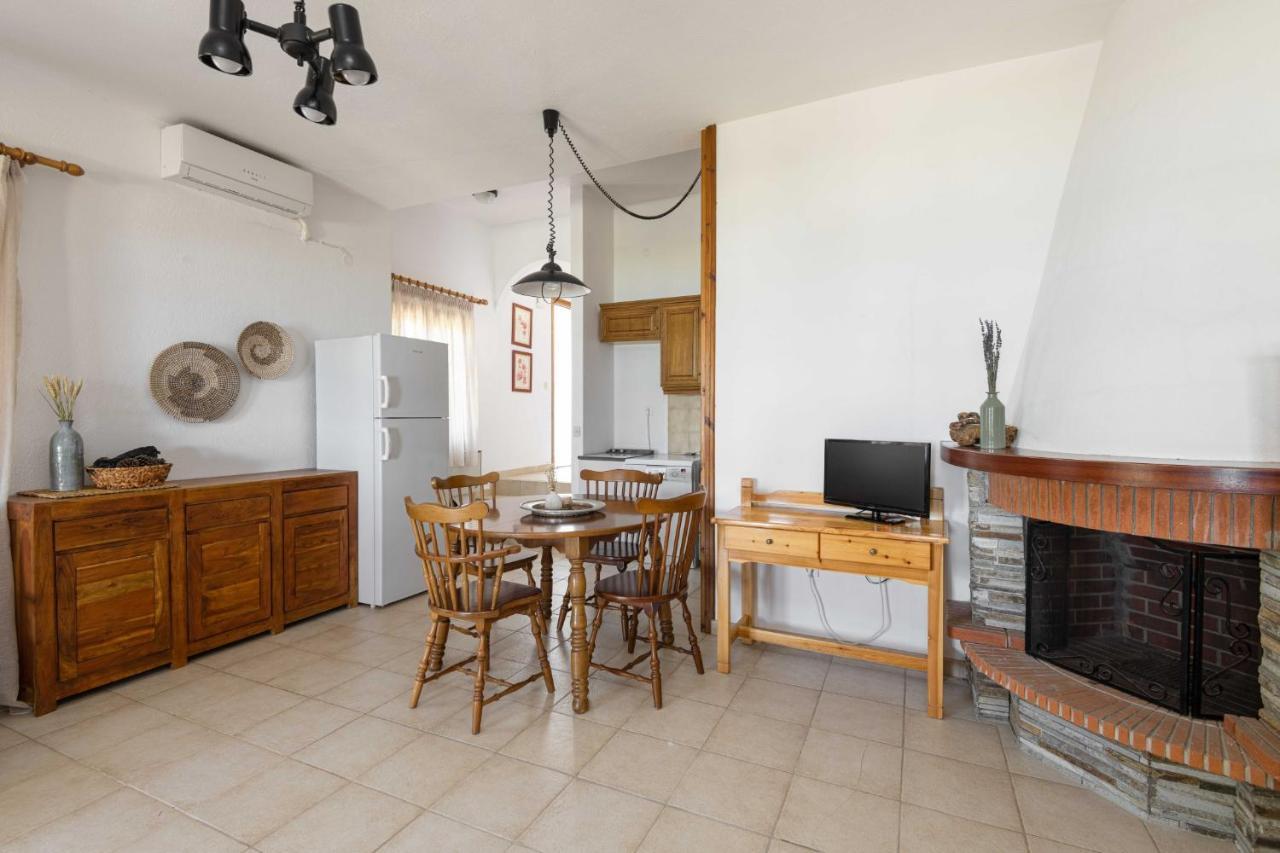 Melo Pearl, Beachfront House In #feelslikehome Holiday home *